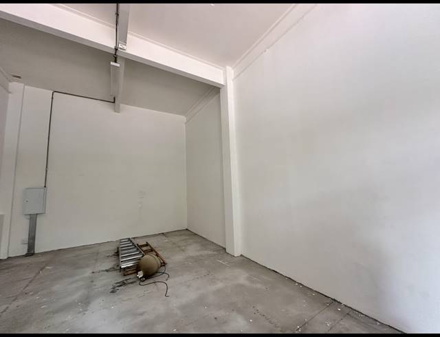 64M² RETAIL TO LET IN FORESHORE
